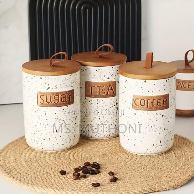 3 (800 Ml ) Canisters With a Bamboo Tray Set - thumbnail 4