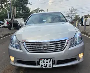 Toyota Crown 2012 Silver