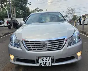 Toyota Crown 2012 Silver