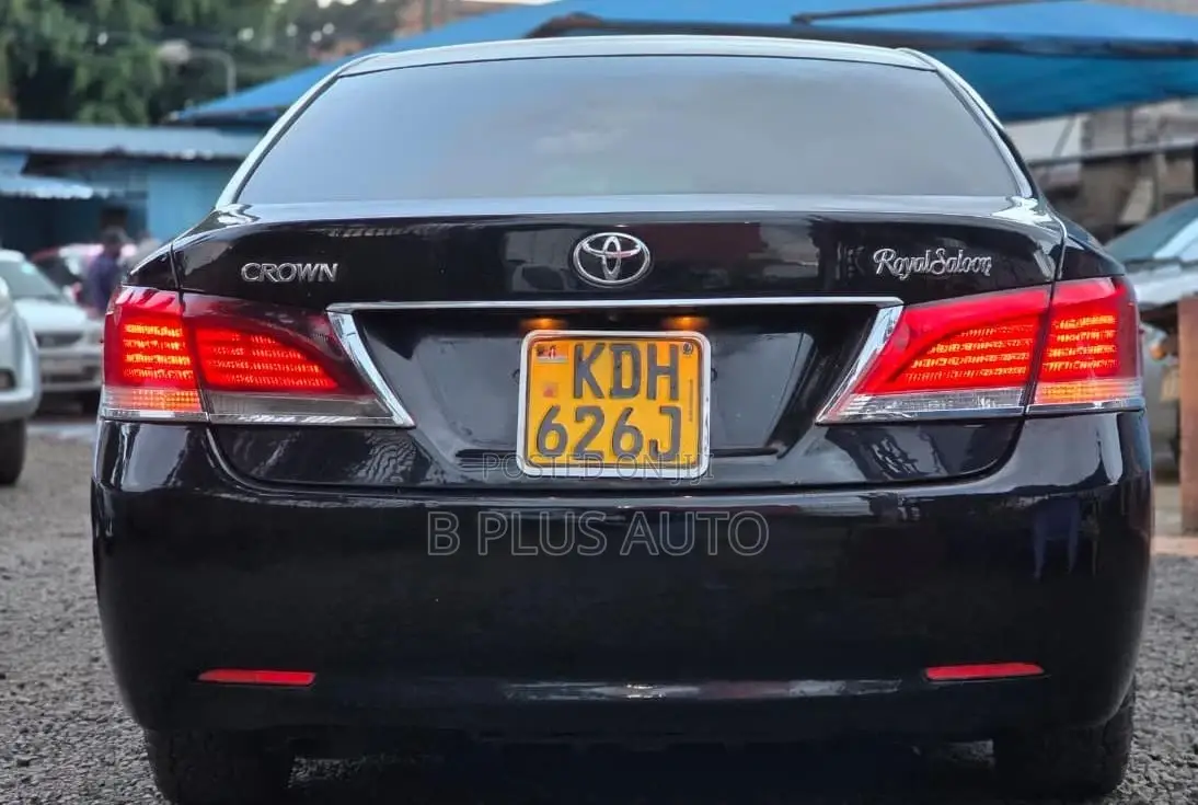 Toyota Crown 2015 Black