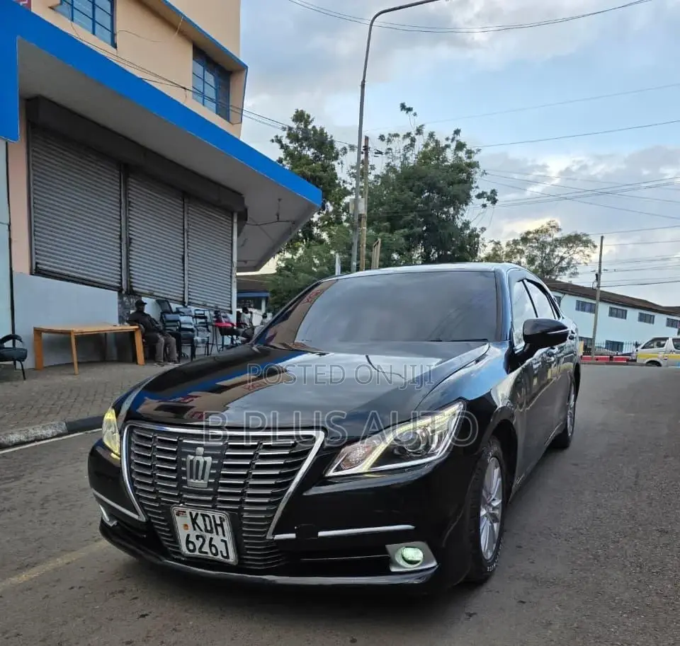 Toyota Crown 2015 Black