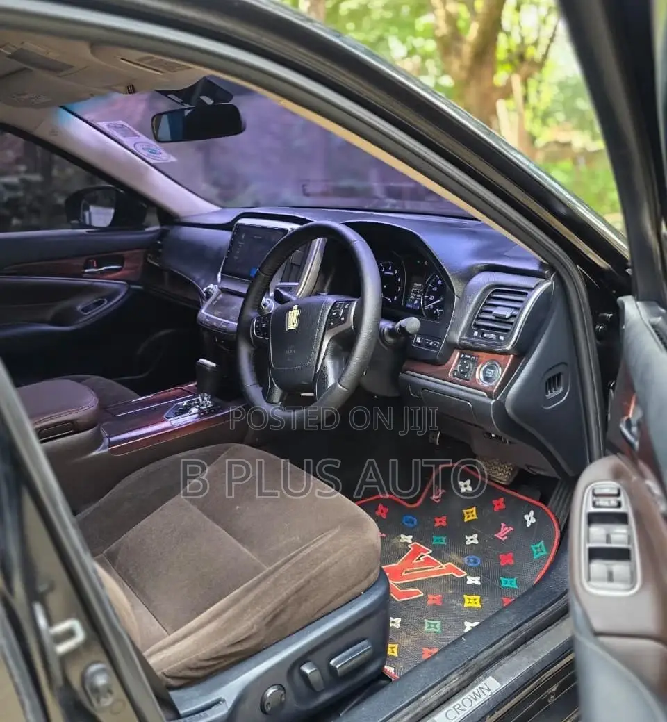 Toyota Crown 2015 Black