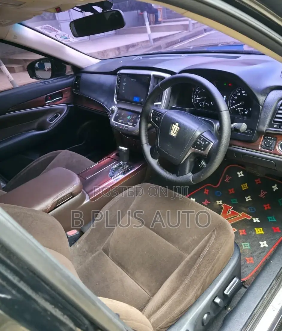 Toyota Crown 2015 Black