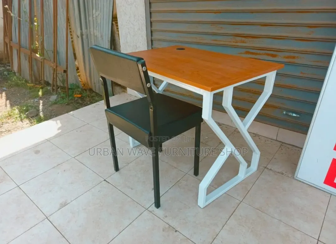 Simple Workstation Desk