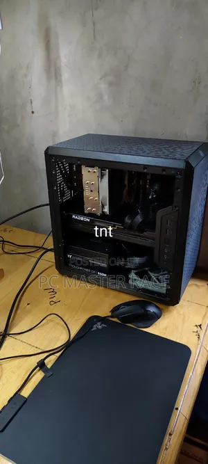 Desktop Computer MSI model 32GB AMD Ryzen 7 SSD 2T