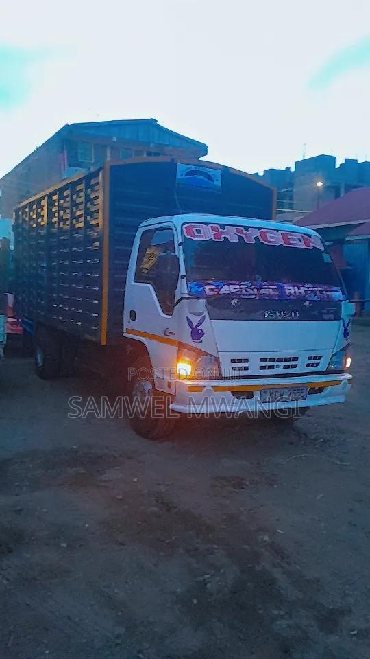 Isuzu NPR Closed Body - thumbnail 2