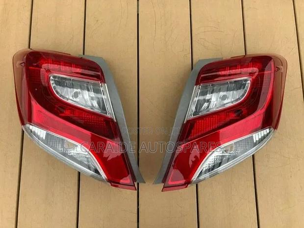 Vitz 2014/2015 Backlights/Taillights - main view
