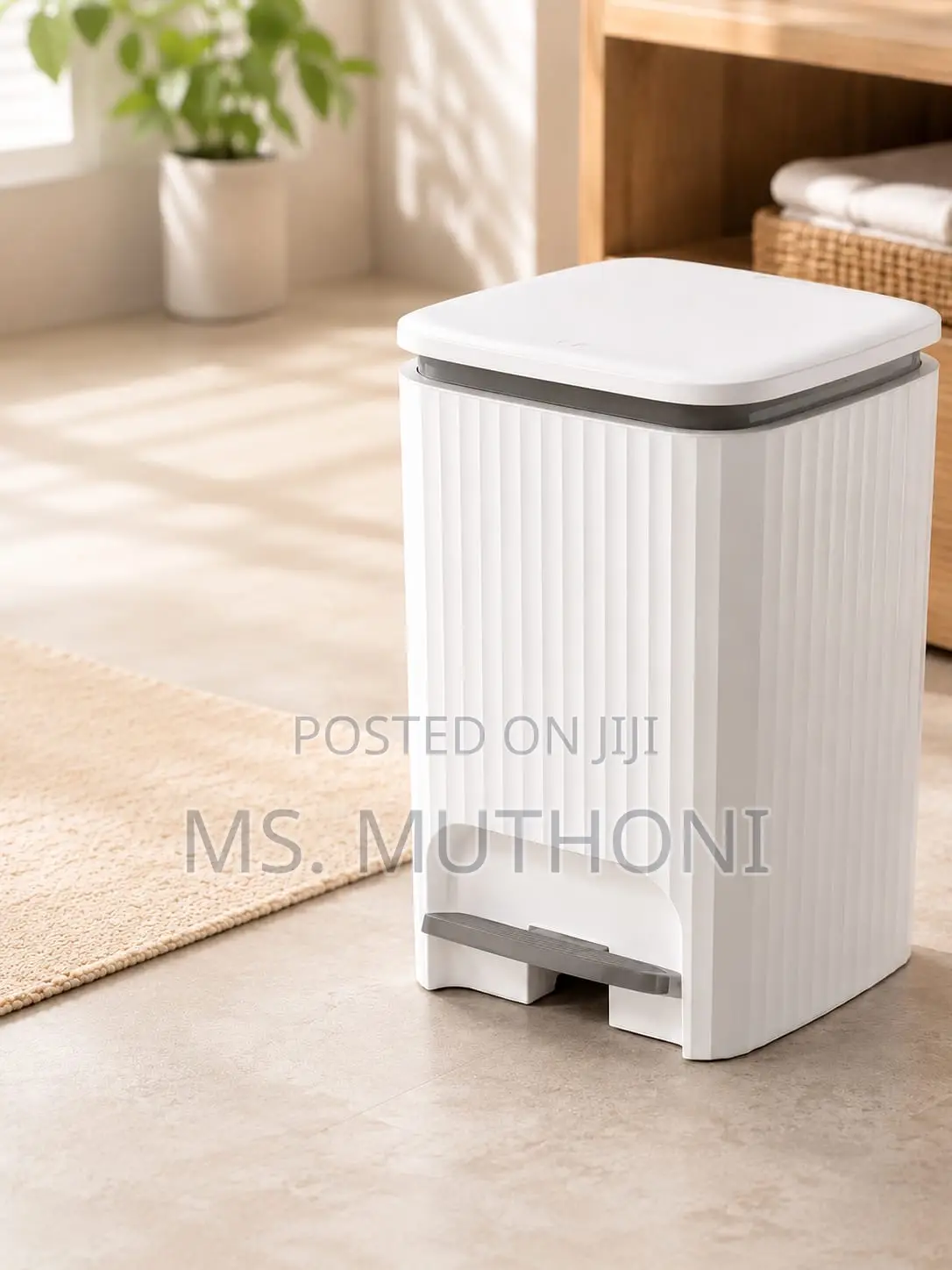 15 L Bathroom/ Kitchen Foot Pedal Dustbin/Trash Can.