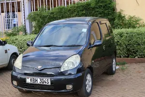 Toyota Fun Cargo 2002 Black