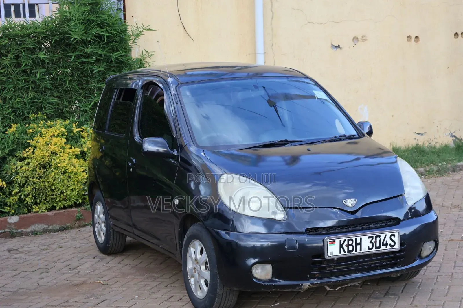 Toyota Fun Cargo 2002 Black