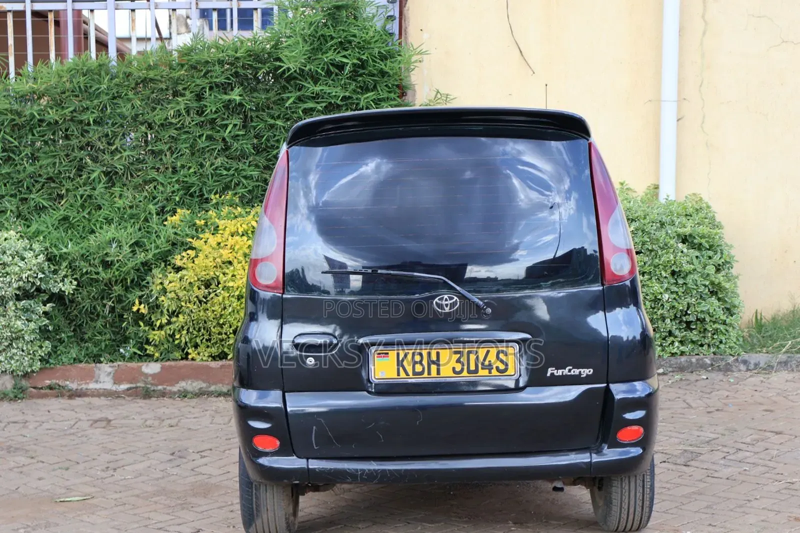 Toyota Fun Cargo 2002 Black