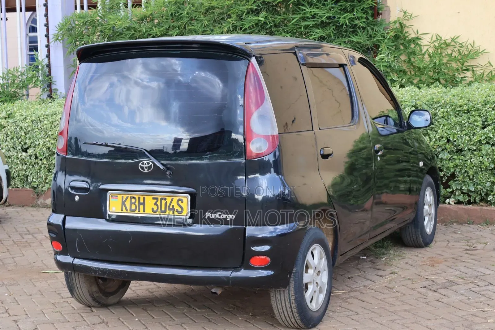 Toyota Fun Cargo 2002 Black