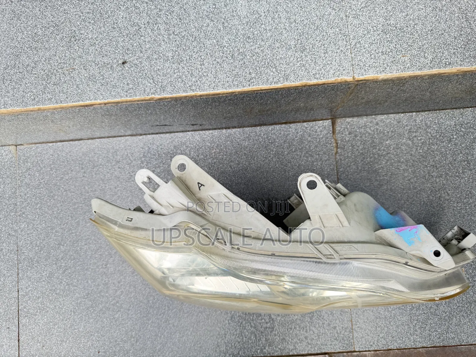 Premio 260 Headlights Non