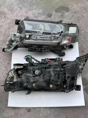 Land Cruiser V8 200 Series Headlights Black