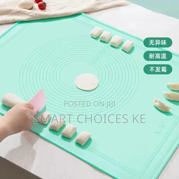 Non-Stick Silicone Kneading Mat - thumbnail 2