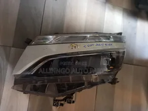 Toyota Voxy 2018 Headlight