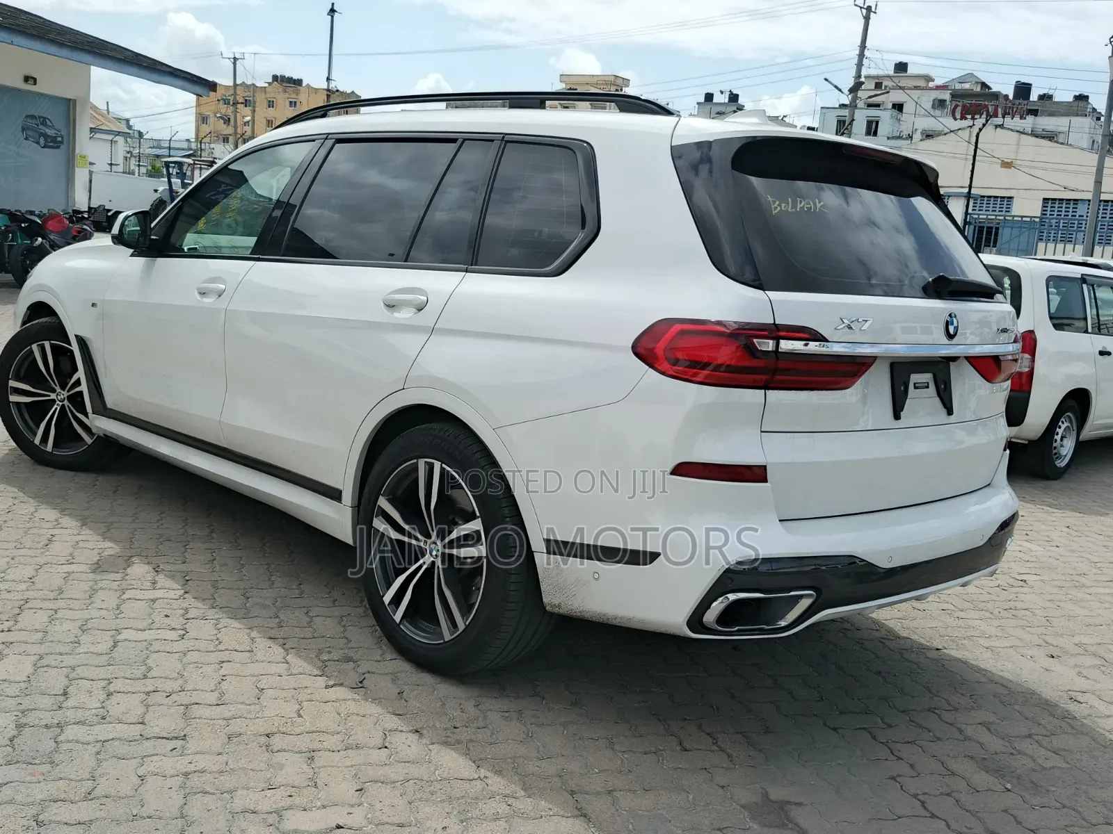 BMW X7 xDrive40i 2023 White