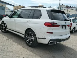 BMW X7 xDrive40i 2023 White