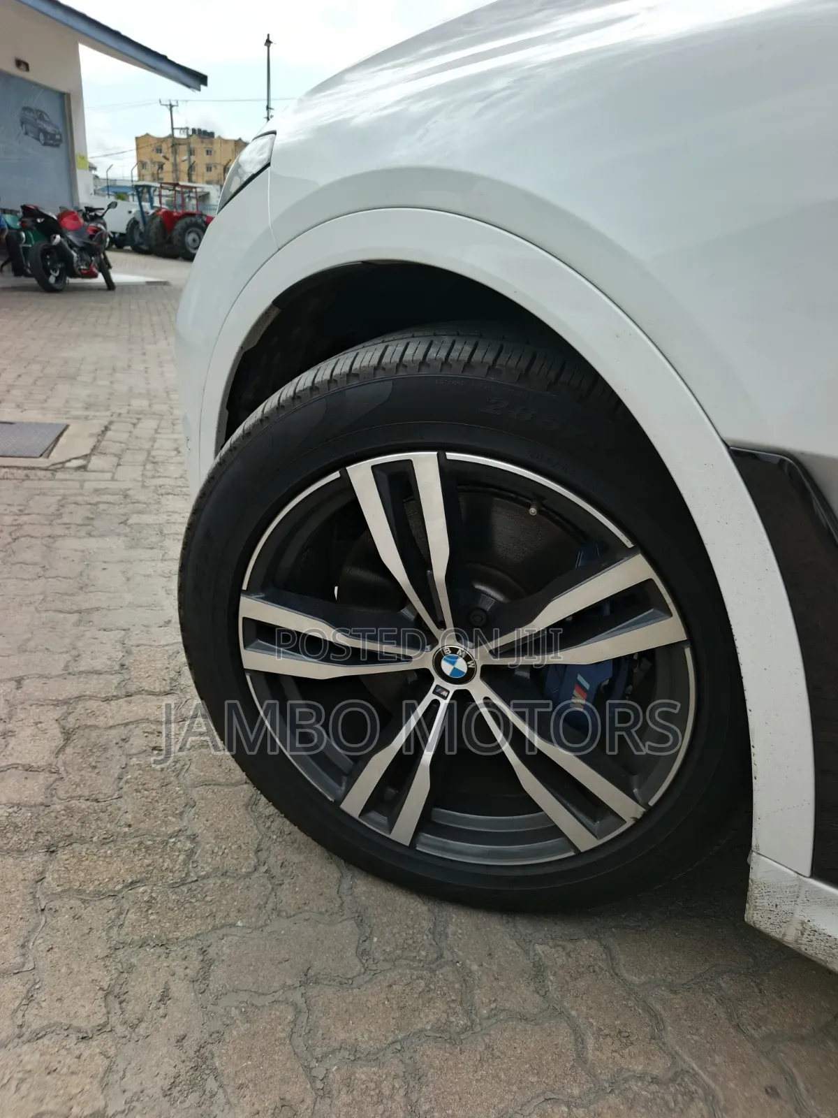 BMW X7 xDrive40i 2023 White