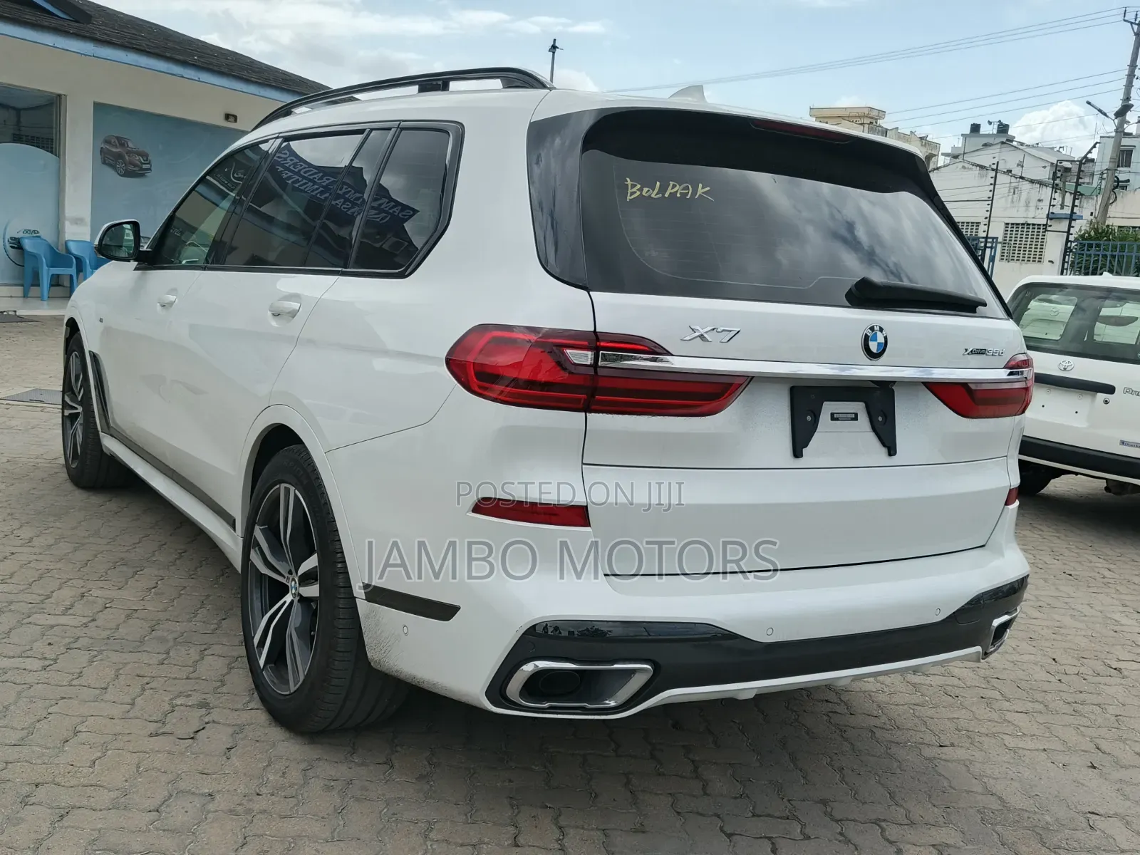 BMW X7 xDrive40i 2023 White