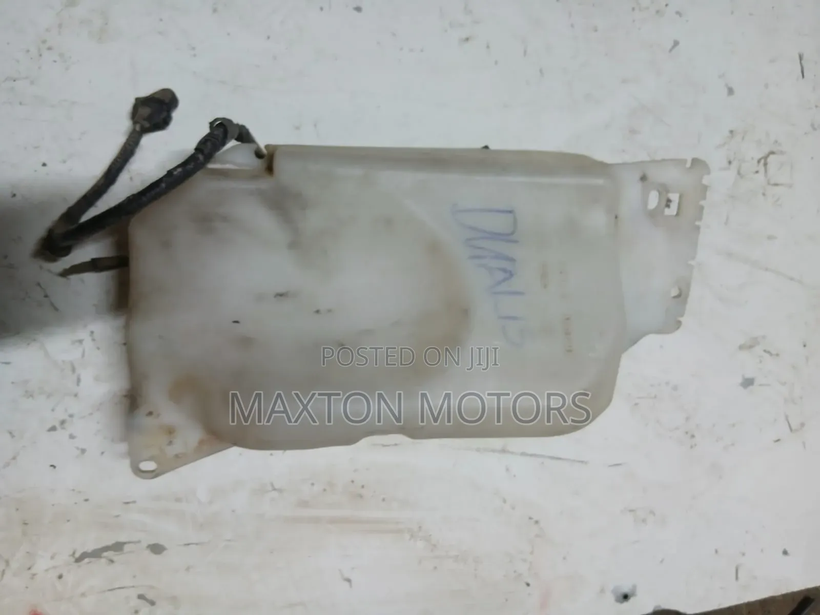 Nissan Dualis Washer Bottle