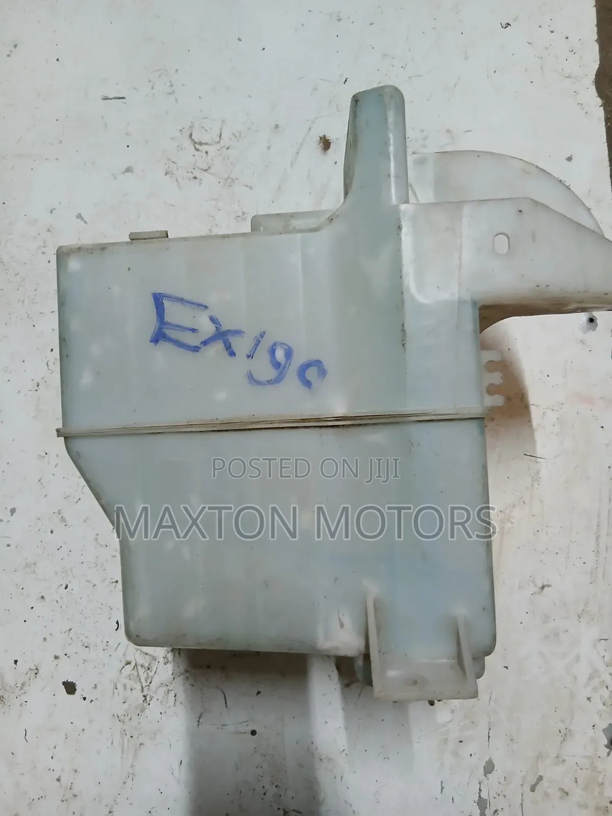Subaru Exiga Washer Bottle