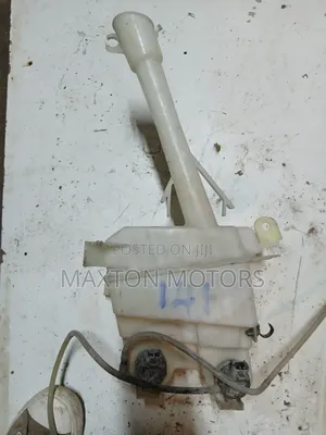 Toyota Fielder 141 Washer Bottle