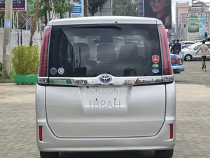 Toyota Noah 2019 Silver