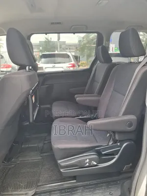 Toyota Noah 2019 Silver
