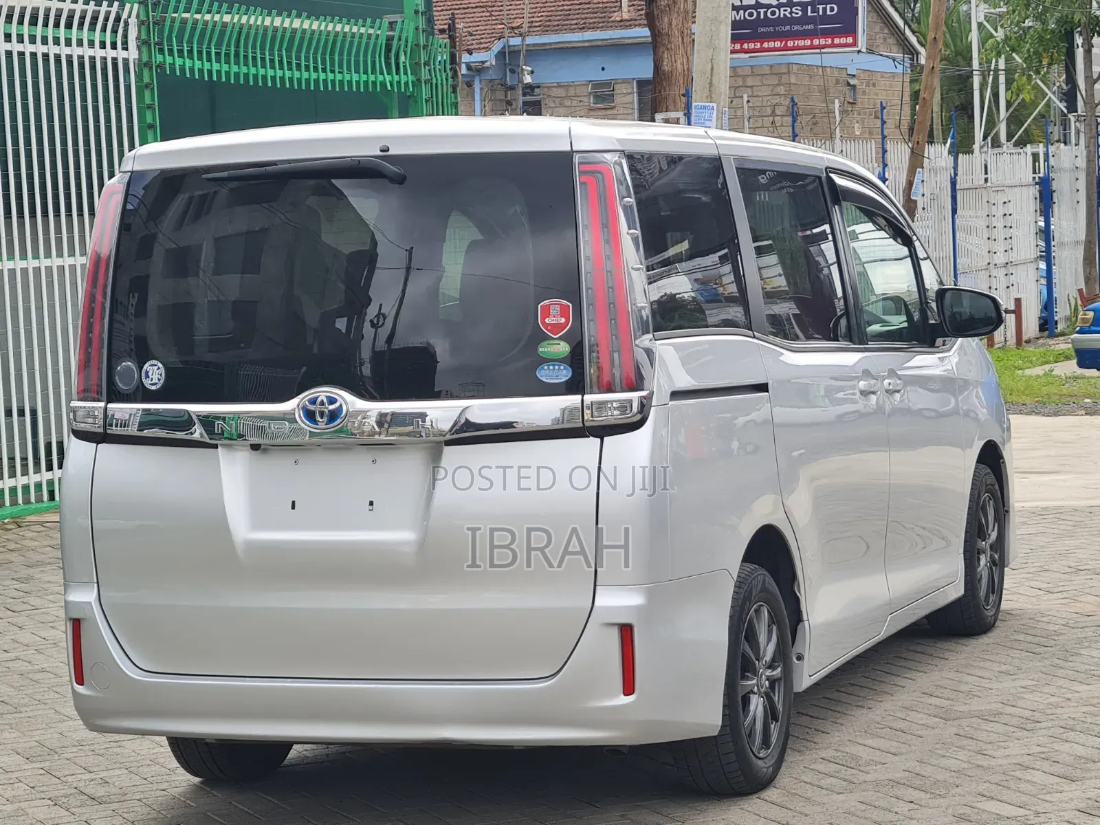 Toyota Noah 2019 Silver