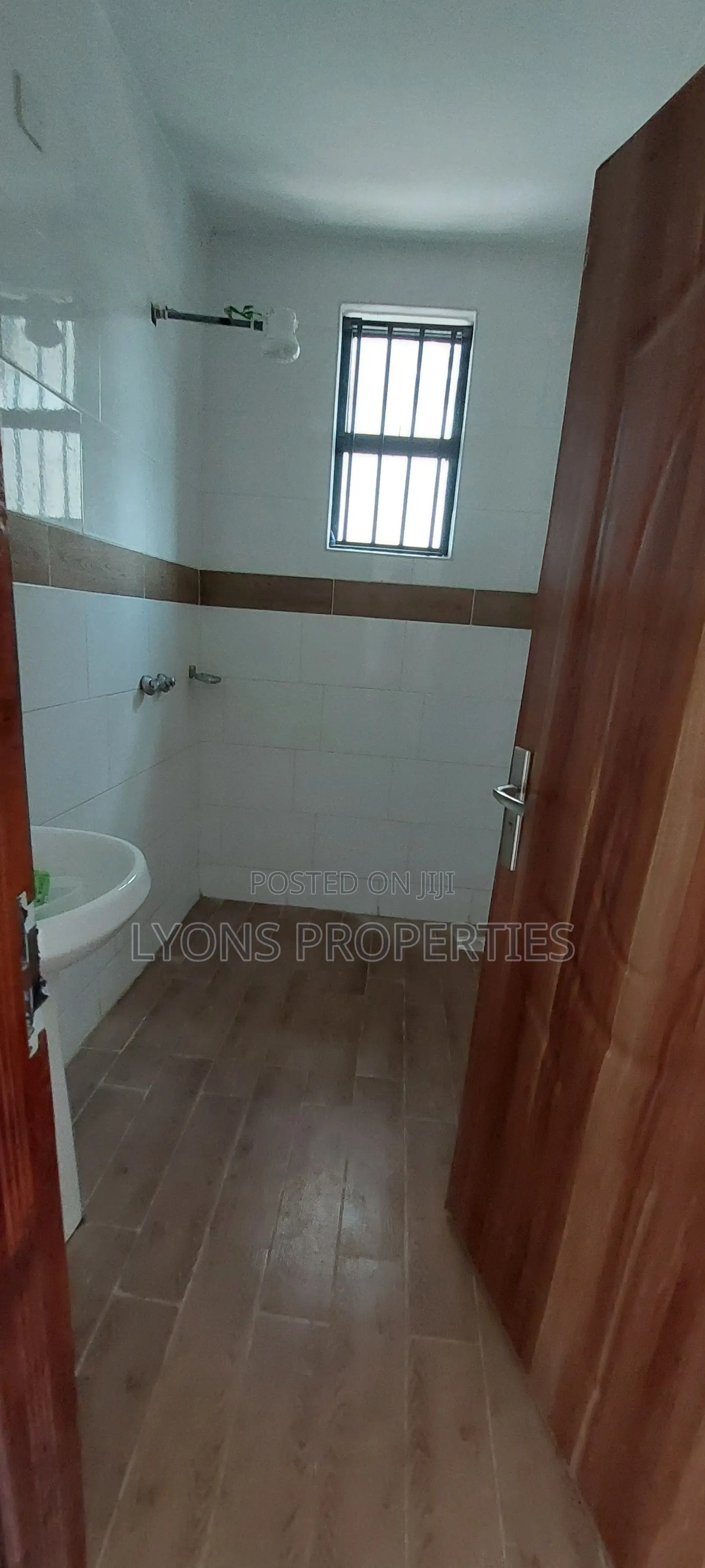 4bdrm Maisonette in Behind Smith, Nkoroi for rent