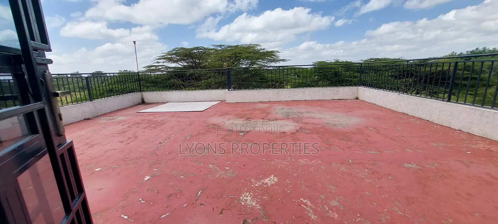 4bdrm Maisonette in Behind Smith, Nkoroi for rent