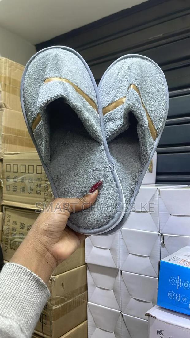 Indoor Unisex Slippers - thumbnail 4
