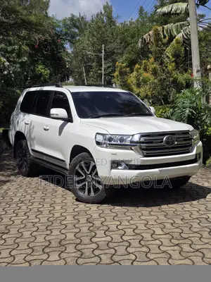 Toyota Land Cruiser 4.5 V8 VXR 2018 White