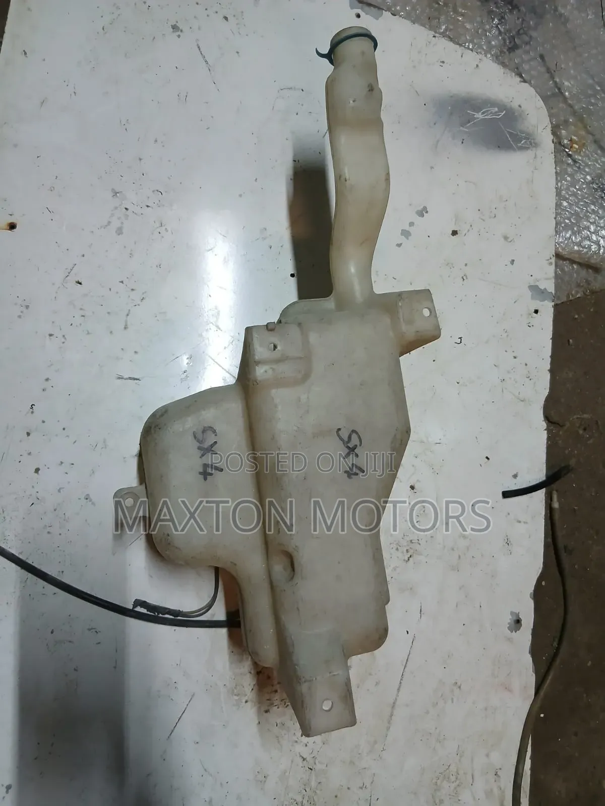 Suzuki Sx4 Washer Bottle