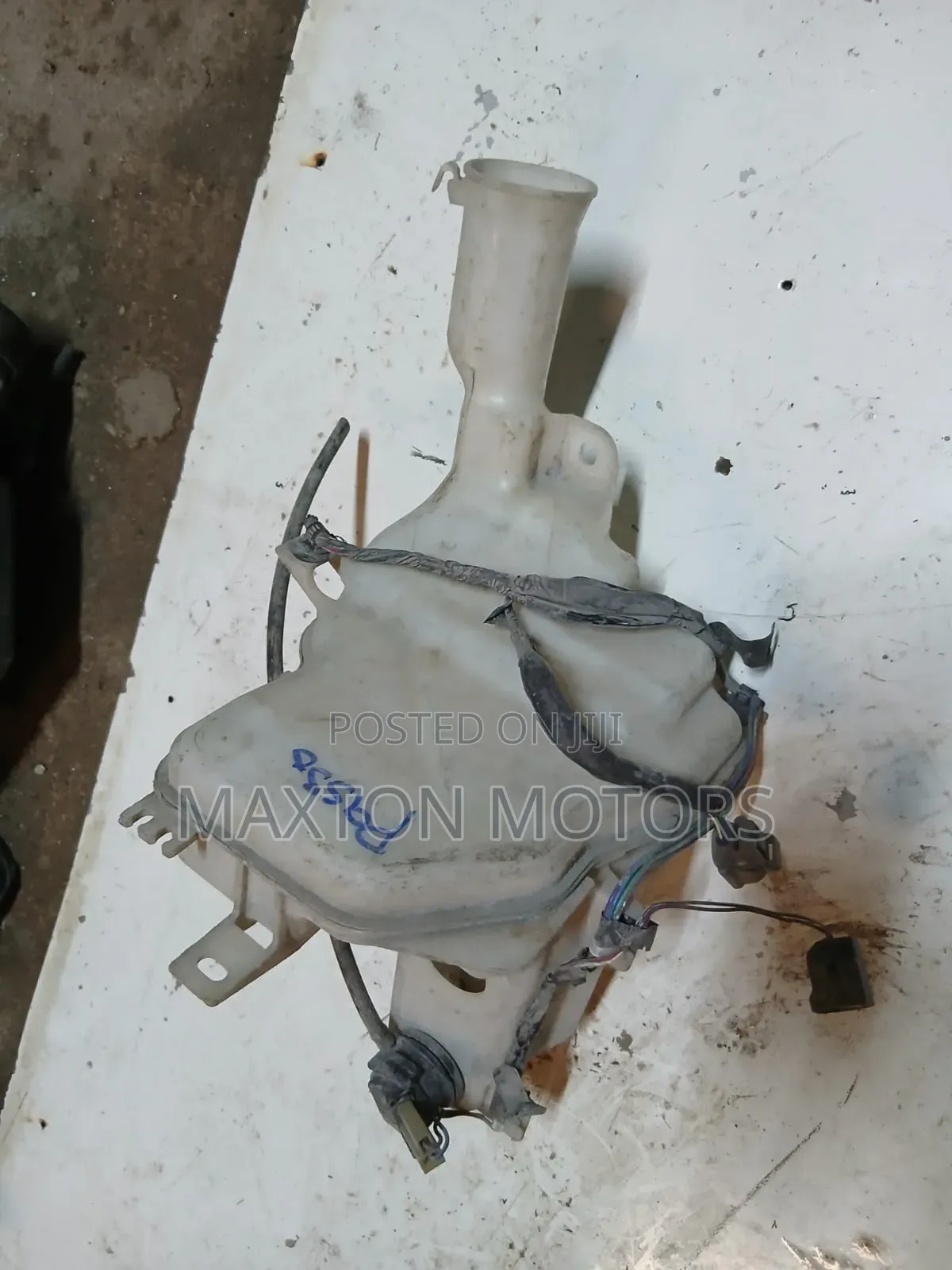 Toyota Passo 2006 Washer Bottle