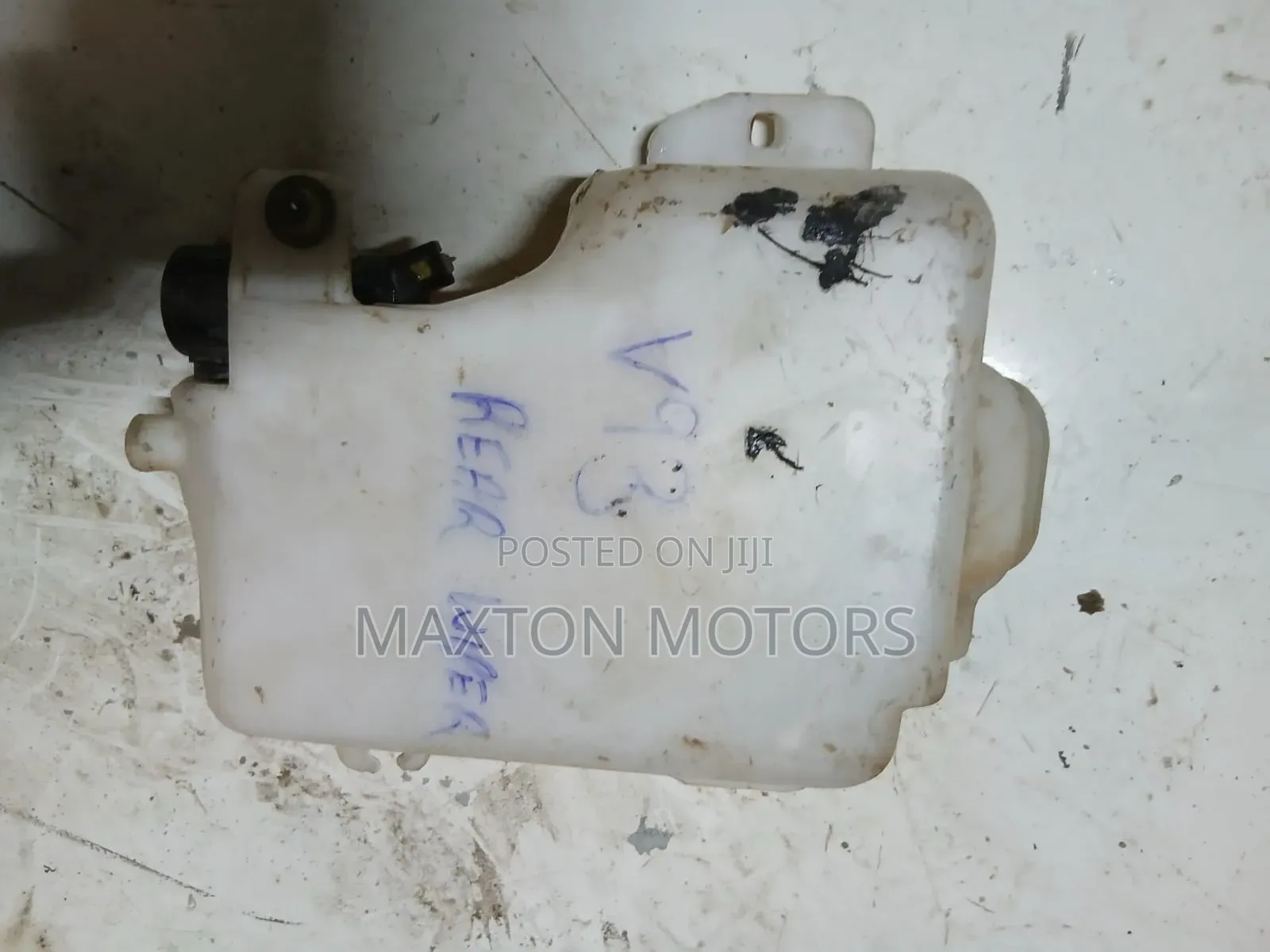Pajero Shogun V93 Tailgate Washer Bottle