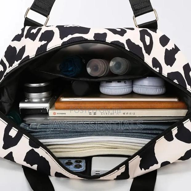 Large Leopard Travel Duffle Bag - thumbnail 2