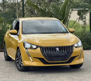 Peugeot 208 2021 Yellow