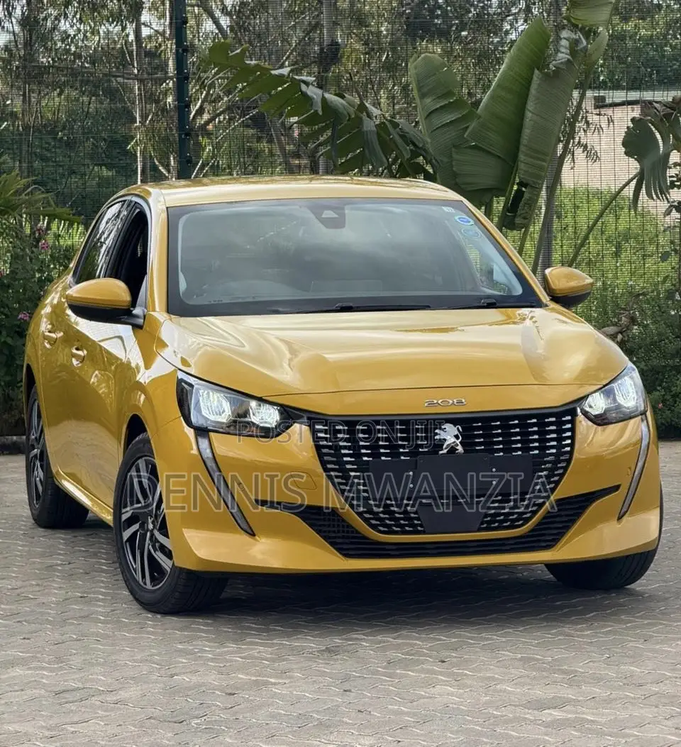 Peugeot 208 2021 Yellow