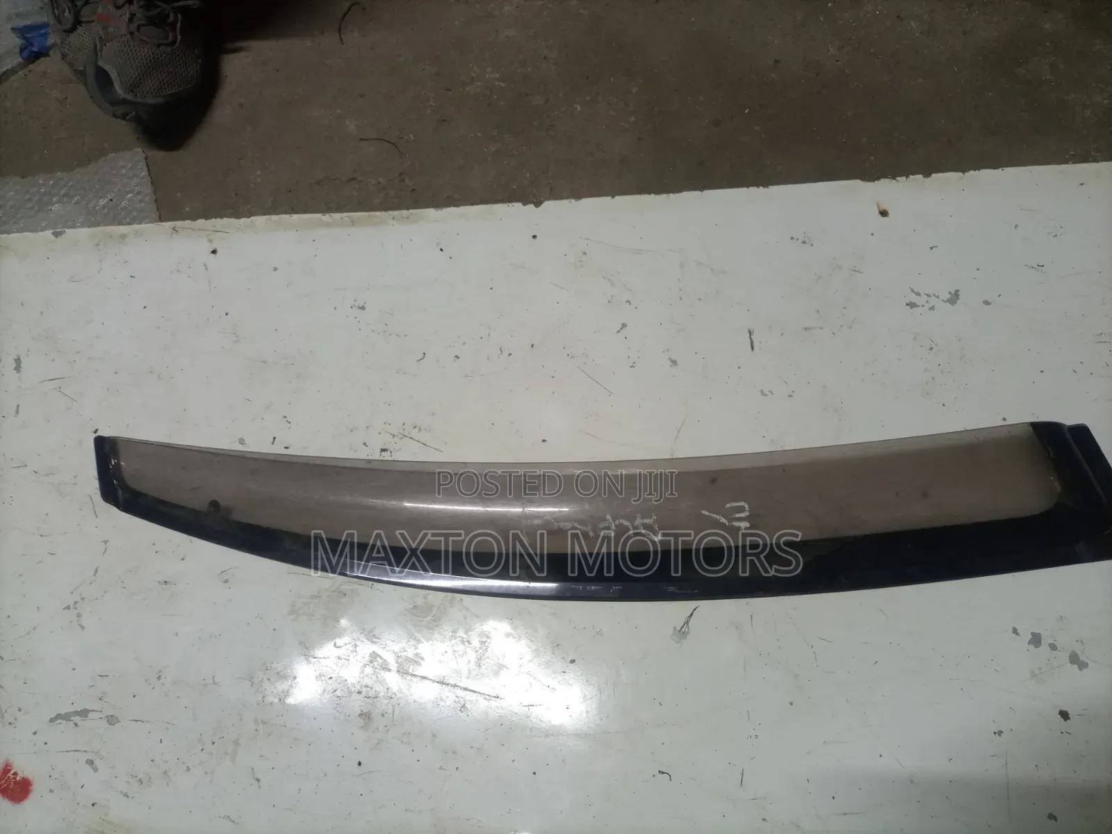 Toyota Alphard 2007 Windbreaker