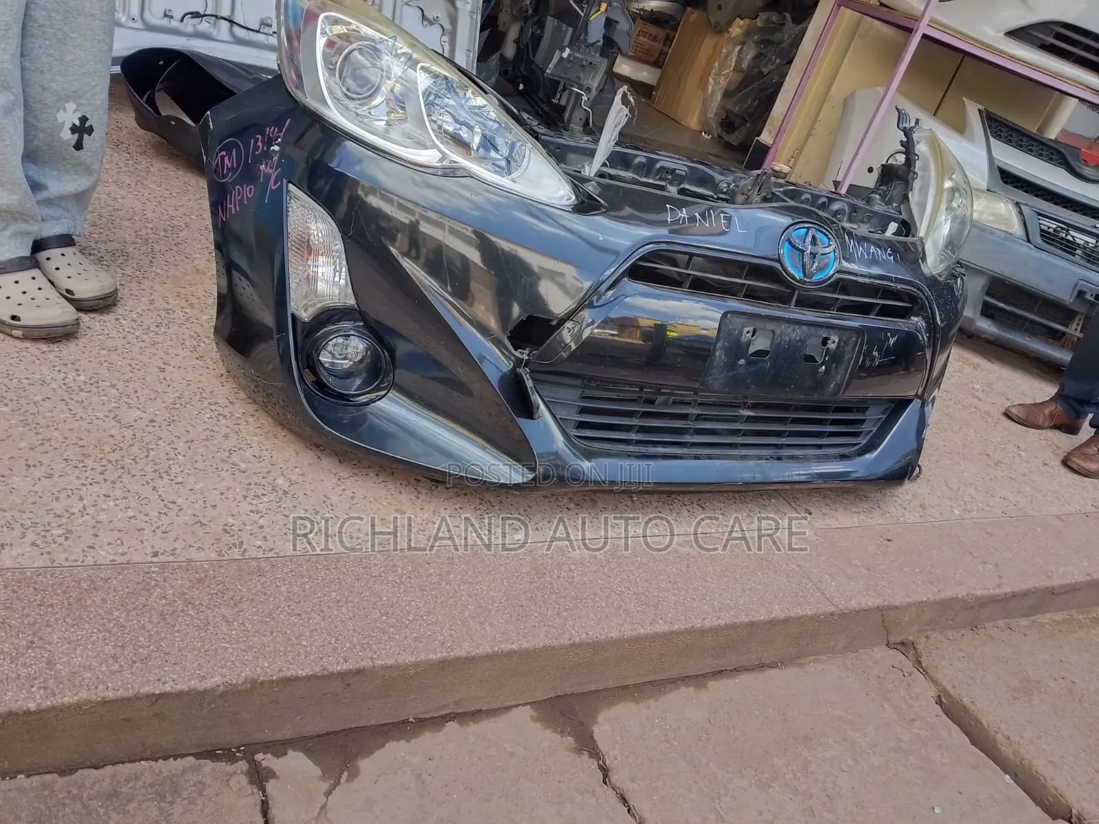 Nosecut Toyota Aqua Non Xenon 2016-2018