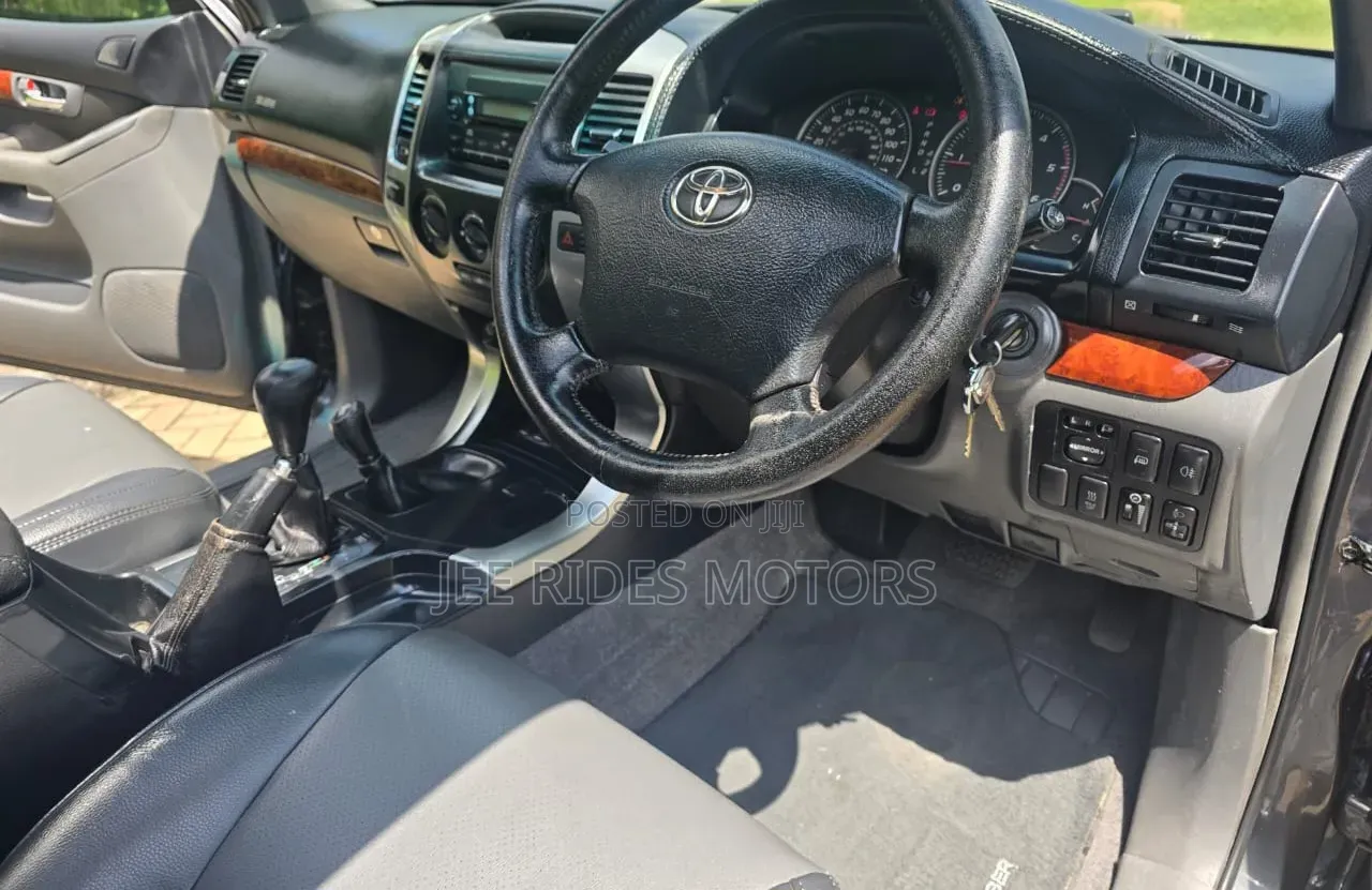 Toyota Land Cruiser Prado 3.0 D-4D 5dr 2007 Gray