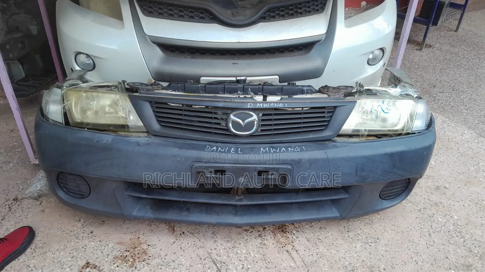 Nosecut Nissan Wingroad Y11/ Mazda Familia