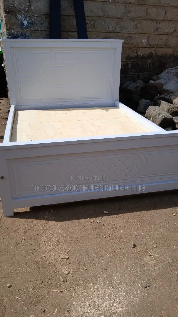 Board Bed 5x6 White Panel
