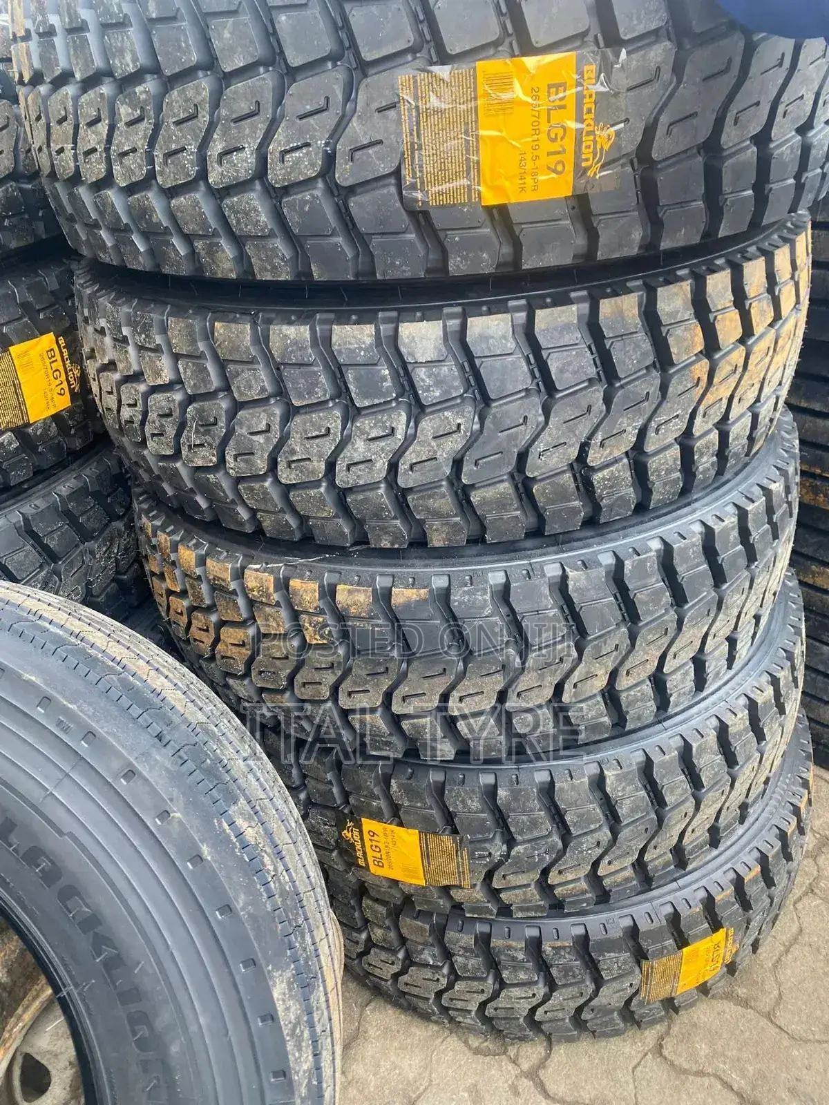 265/70r19.5 Black Lion Deef