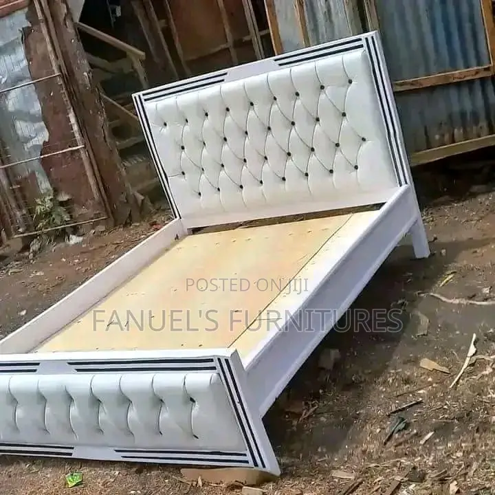 White Mocket Bed