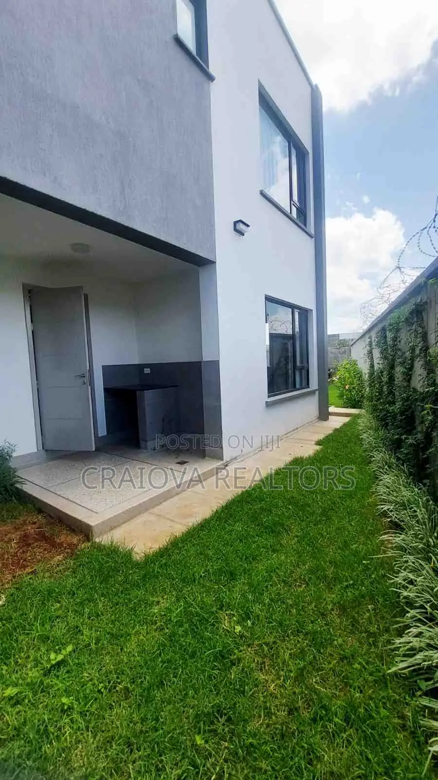 4bdrm Townhouse/Terrace in Phenom Estate for sale