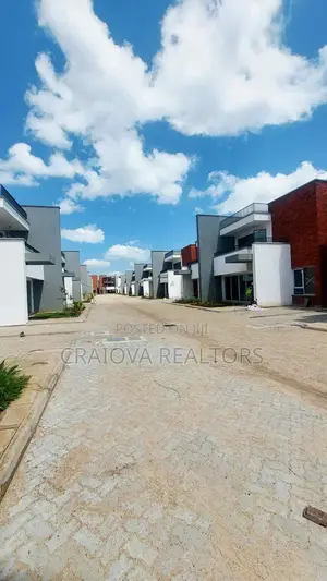 4bdrm Townhouse/Terrace in Phenom Estate for sale