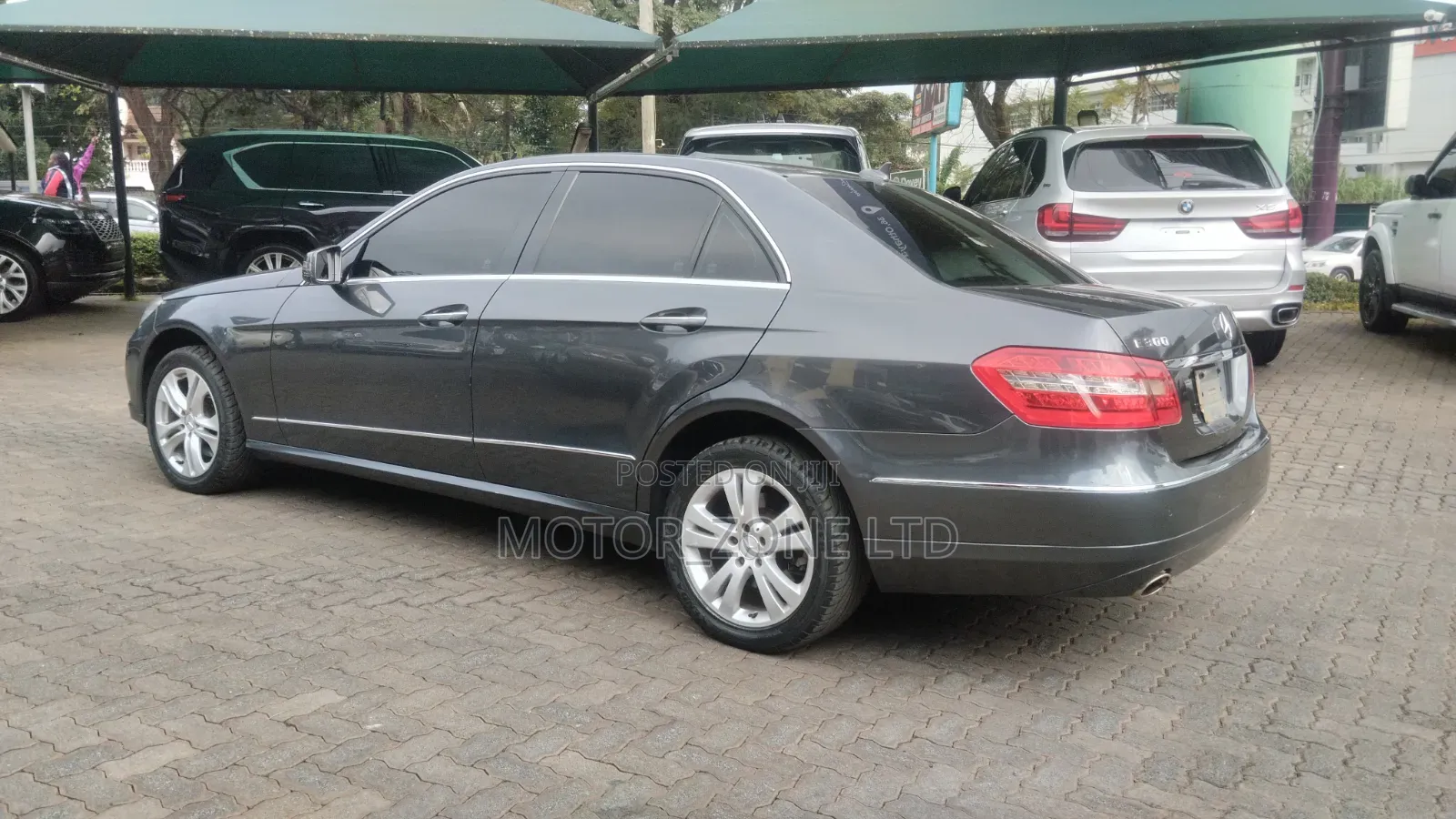 Mercedes-Benz E300 2009 Gray